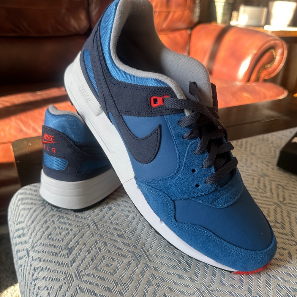 Nike Men's Blue and Gray Sneakers
